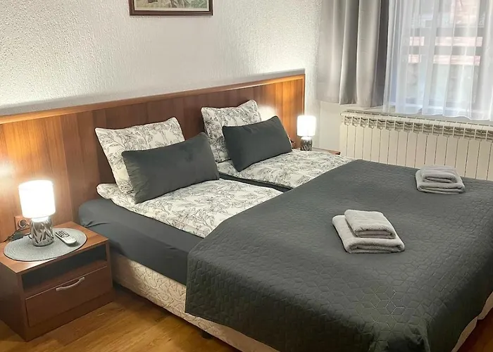 The Cozy Spot By The Lift Gondola By Si * 班斯科