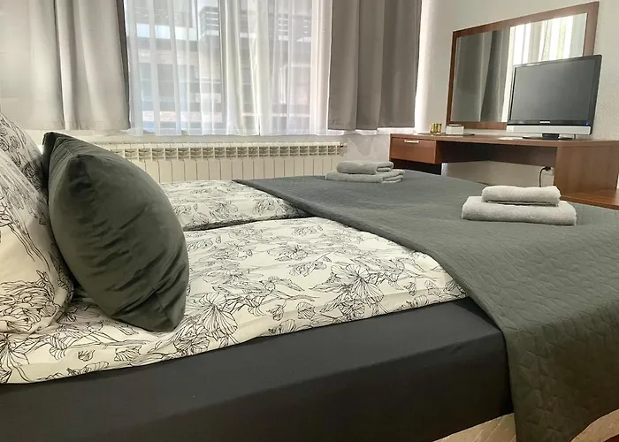 The Cozy Spot By The Lift Gondola By Si 班斯科